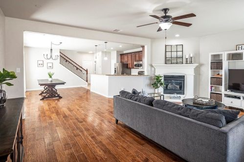 4285 Indian Run Dr, Carrollton TX 75010-3297 exterior