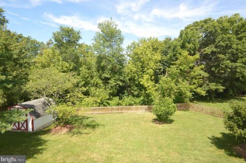 8114 Tall Timber Dr, Gainesville, VA 20155-1746