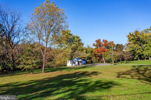 15800 Thompson Rd, Silver Spring MD 20905-3957 exterior