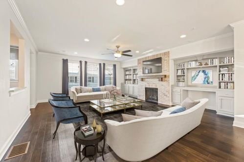 716 Henry Dr, Marietta, GA 30064