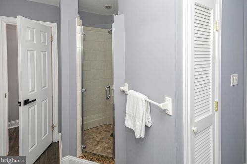 2 Heritage Ct, Trenton NJ 08628-3603 exterior