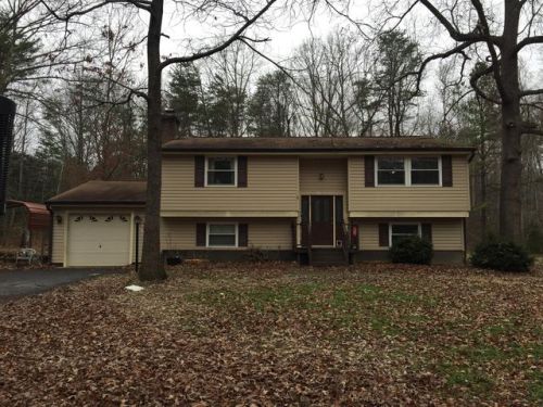 8312 Surry Rd, Fredericksburg, VA 22407-9412