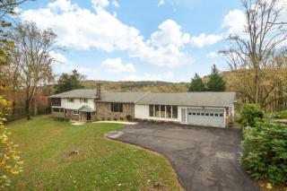 6174 Dayton Blvd, Hixson, TN 37343-2744