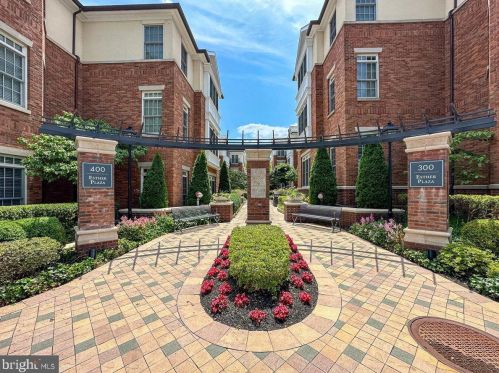 213 Victoria Mews, Princeton NJ  08542-3748 exterior