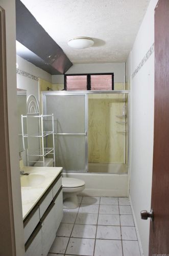 2003 Eluwene St, Honolulu HI  96819-4032 exterior