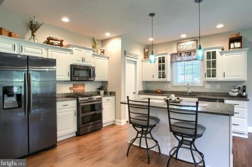 3206 Sutton Dr, Harrisburg, PA 17112-8438