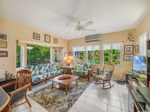 4561 Aukai Ave, Honolulu HI  96816-5209 exterior