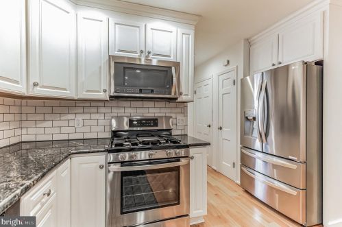 806 Avondale Ave, Tavistock NJ 08033-2809 exterior