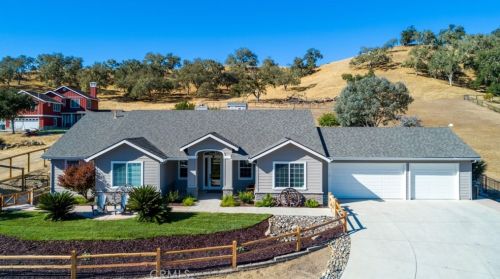9851 Steelhead Rd, Lake Nacimiento, CA 93446-7716