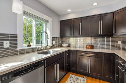 22 Columbia St, Portsmouth, NH 03801-4324