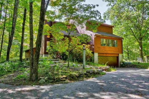 206 Quaker St, Weare, NH 03281-4514