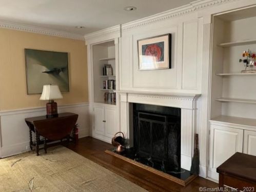 30 Maher Ave, Greenwich CT  06830-5618 exterior