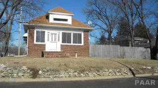 1601 Charlotte St, Pekin IL  61554-3733 exterior