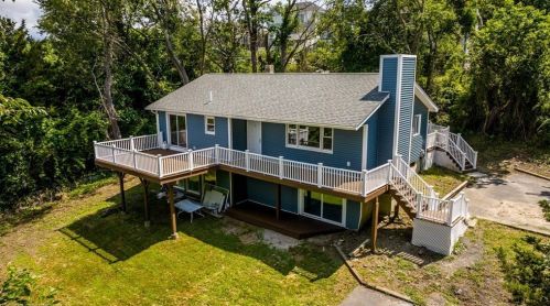 24 Bismark Ave, Tiverton, RI 02878-2004