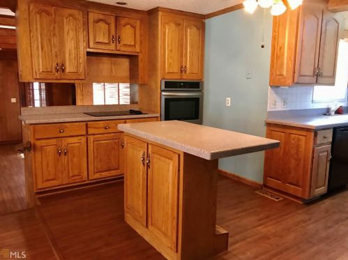 205 Georgia Ave, Comer, GA 30629-3807