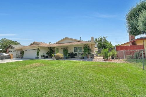 4046 Columbia Ave, Riverside CA  92501-1526 exterior