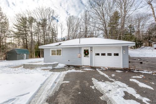19 Spear St, Lisbon, ME 04252-6144