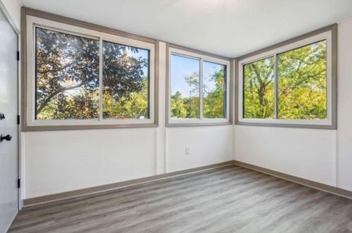 74 Montre Sq, Atlanta GA  30327-4044 exterior