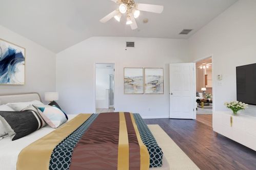 15624 Fisher Is Dr, Austin TX  78717-3833 exterior