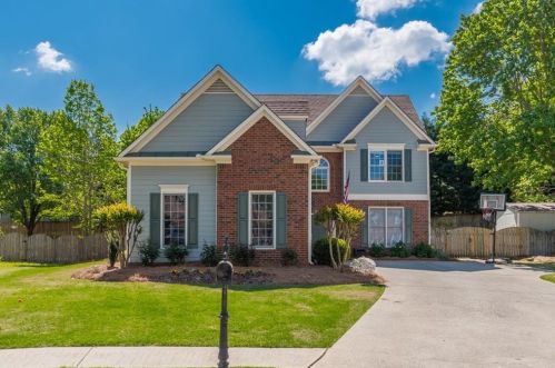 2613 Silver Dust Dr, Buford, GA 30519-7071