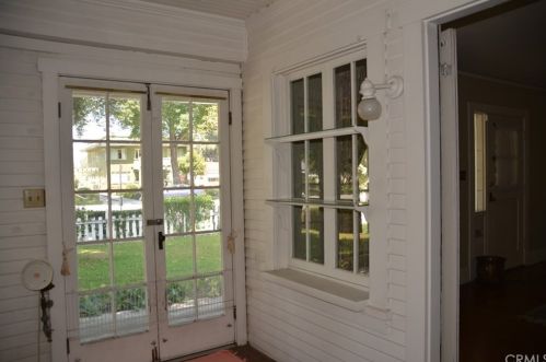 5390 Magnolia Ave, Riverside CA  92506-1250 exterior