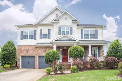 2002 Wolfs Bane Dr, Apex, NC 27539-7951