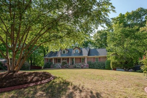 2427 Crooked Tree Ct, Marietta, GA 30062-5369