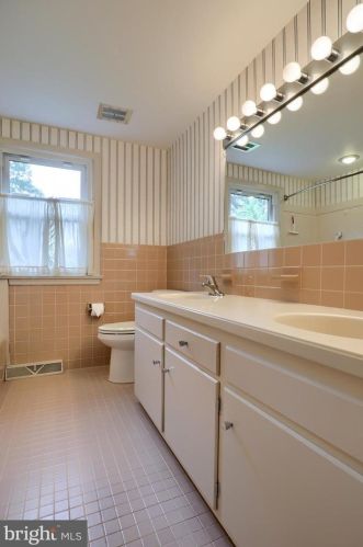 1455 Country Club Dr, Lancaster PA  17601-5211 exterior