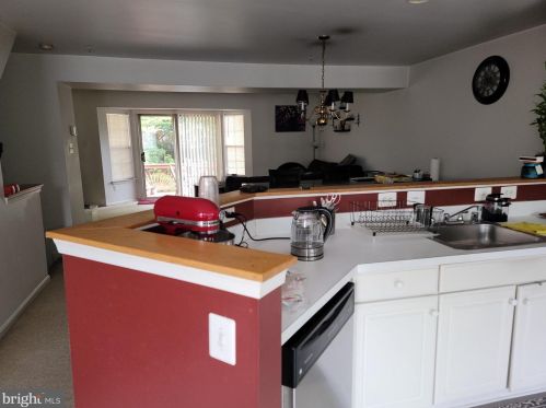 6205 Yellow Dawn Ct, Columbia MD  21045-2571 exterior