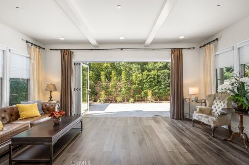 22 Shadybend, Irvine CA  92602-0844 exterior