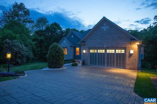 107 Dover Ct, Charlottesville, VA 22901-1011