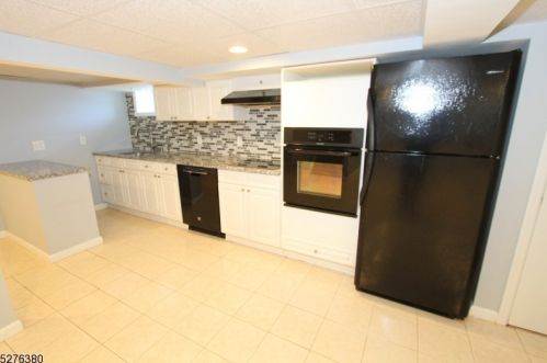 486 Totowa Rd, Paterson NJ 07512-2071 exterior