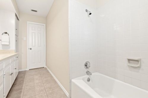 7000 Tumbling Trail Ct, Fort Worth TX  76116 exterior