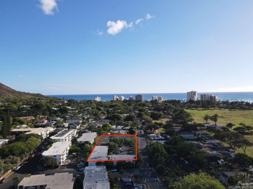 3824 Leahi Ave, Honolulu HI  96815-4462 exterior