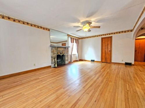 2120 Maiden Ln, Springfield, OH 45504-2949