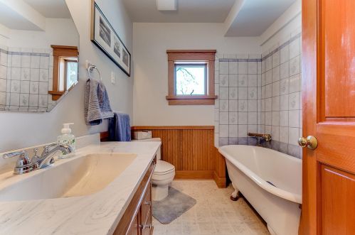 92 Dahlia St, Saint Paul MN 55115-1609 exterior