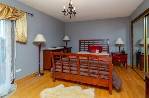 8316 Elmore St, Niles IL 60714-1943 exterior