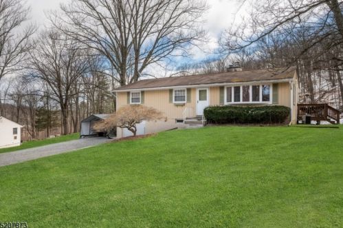 11 Glenn Ter, Fredon, NJ 07860-5112