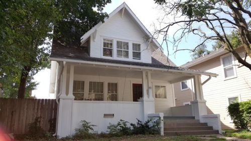 421 Leavenworth St, Manhattan, KS 66502-5922