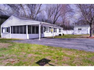 211 Dunbar St, Manchester, NH 03103-7380