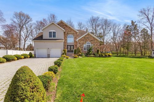 8 Markham Cir, Old Bridge, NJ 08857-4231