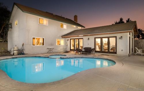 1943 Gotham St, Chula Vista, CA 91913-2710