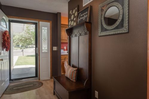 403 6th St, Melrose, MN 56352-1184
