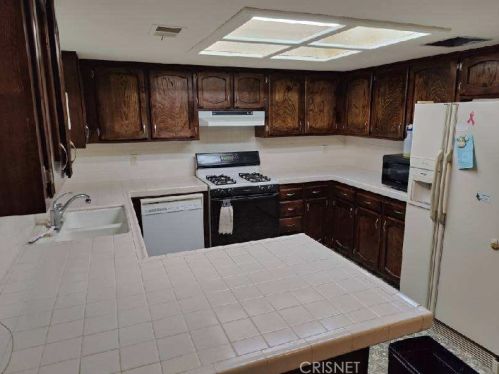 224 Broadway St, Ridgecrest, CA 93555-3956