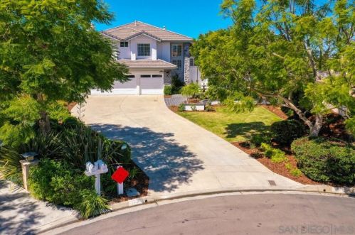 1597 Parkview Dr, Vista CA  92081-8750 exterior