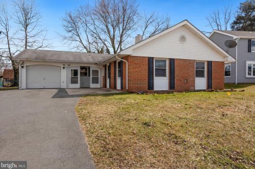 48 Midvale Ln, Willingboro, NJ 08046-3157