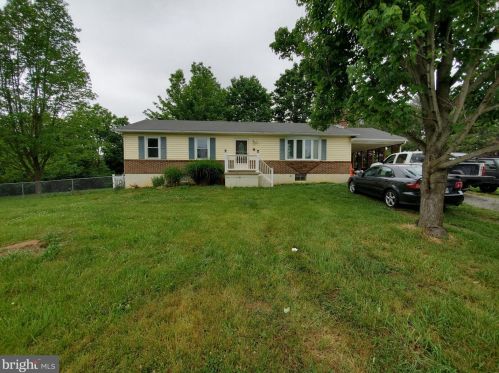 6 Sharon Dr, Boyce, VA 22620-9703