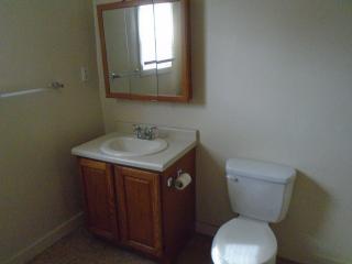2401 Thompson Ave, Fort Wayne IN  46807-1050 exterior