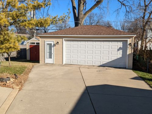 923 Kennicott Ave, Arlington Hts, IL 60004-5235