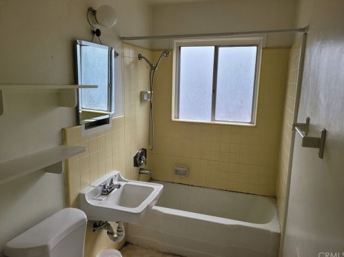 234 4th Ave, Chula Vista CA  91910-2611 exterior